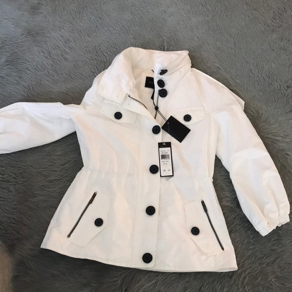Beautiful new BCBG women’s super soft rain coat with hood from Bloomingdales 💋